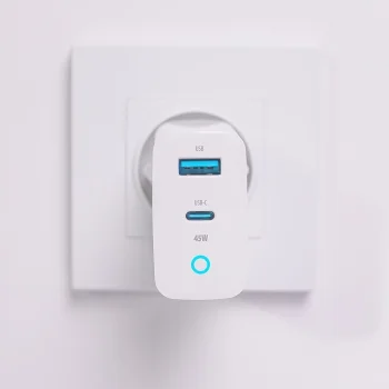 Szybka Ładowarka Sieciowa GaN USB i USB-C 45W QC PD Forever